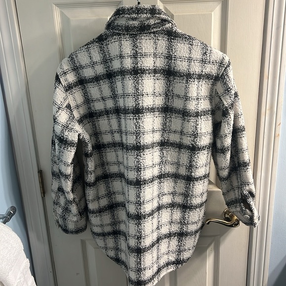 Shirt jacket - Picture 2 of 3